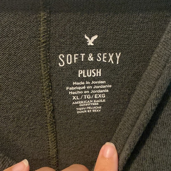 American Eagle Plush Oversized Sweater - Picture 2 of 2